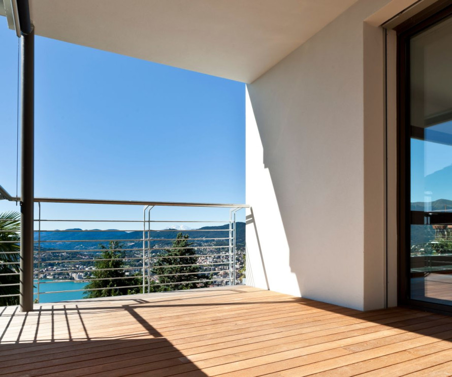 2階リビングから海の眺め